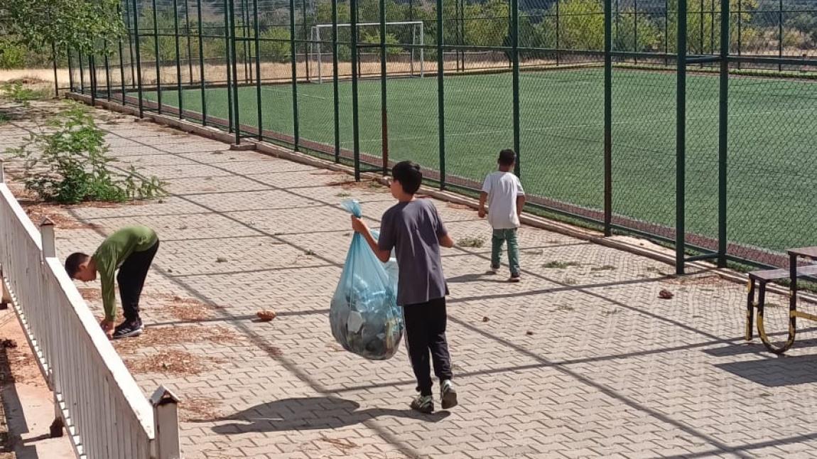 okulumuzda temizlik çalışması 