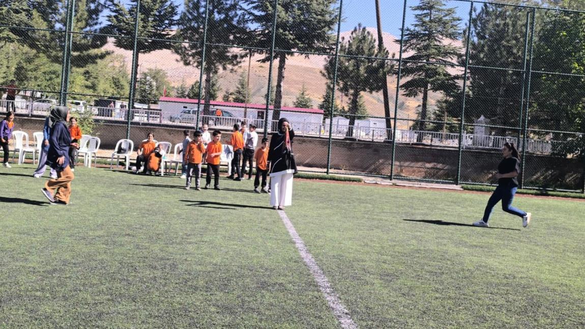  Eğitim, sadece okul duvarları içinde değil, aile ile kurulan güçlü bağlarla daha da anlam kazanır.